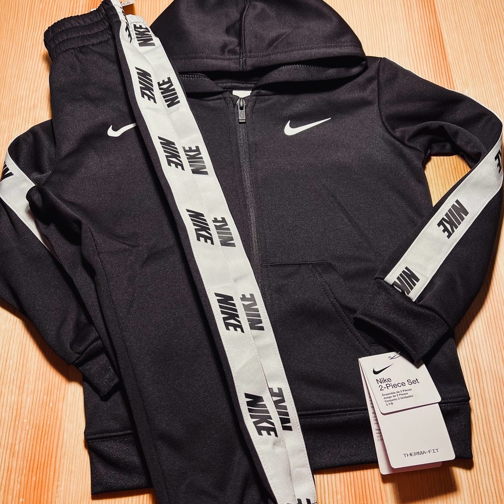 Nike Boys Therma Hoodie and Pants Set - Picture 5 of 7